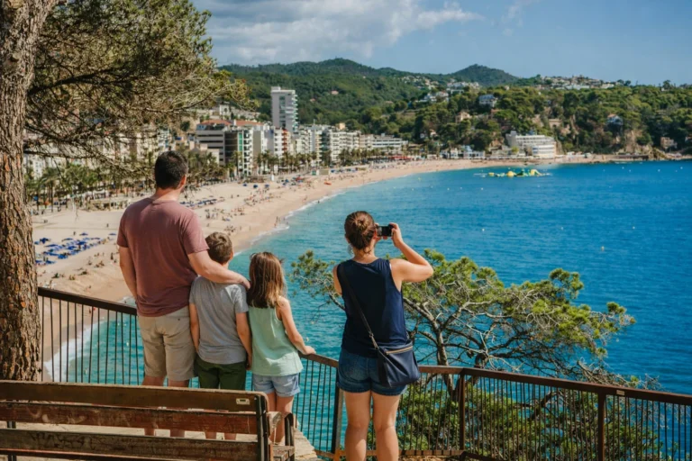 Gaudir del paisatge i preservar-lo: Lloret de Mar avança cap a un model de turisme més sostenible.