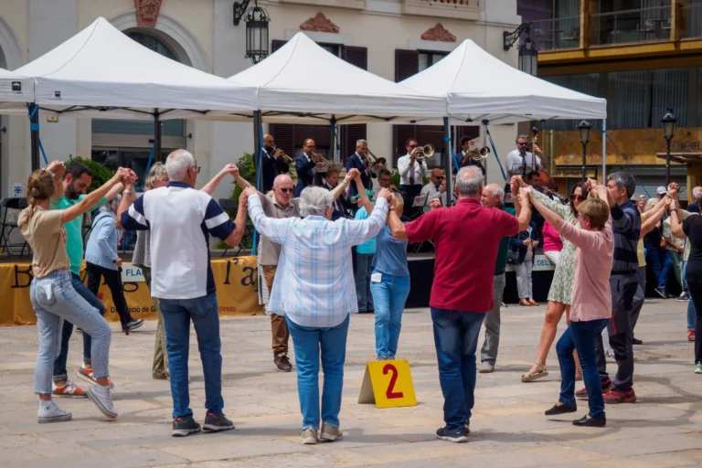 Lloret de Mar inicia la celebració dels 100 anys de les audicions d’estiu amb lAplec de la Sardana