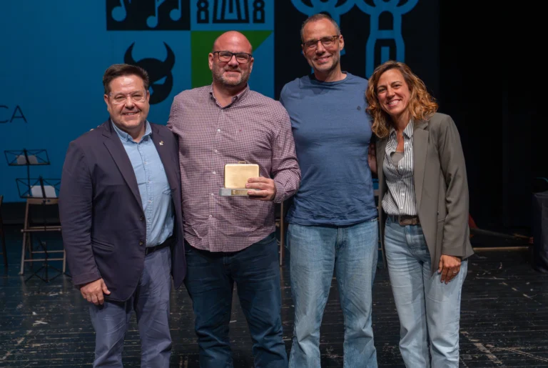 els germans Bizarro guanyadors del premi de narrativa de la Festa de la Cultura