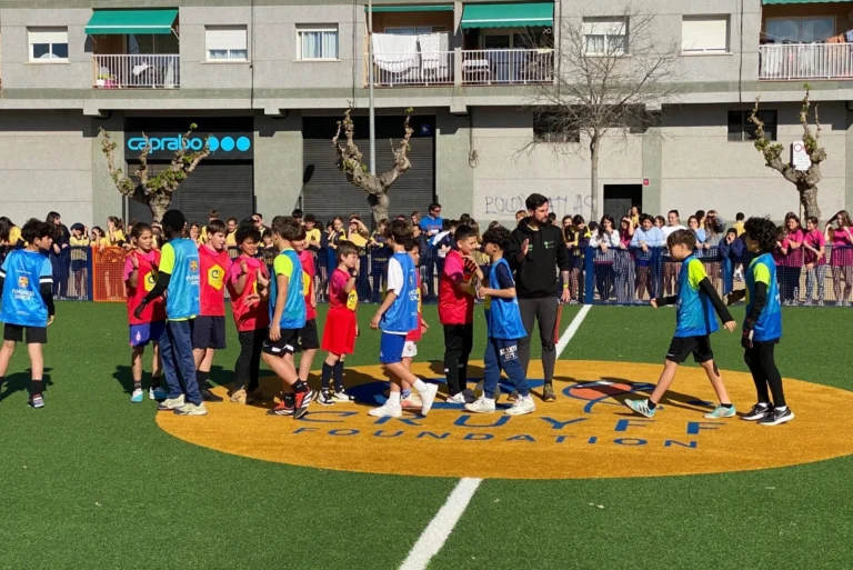 Imatge d’una activitat esportiva del projecte CAMINA en l’edició anterior, adreçada a joves de Lloret de Mar.
