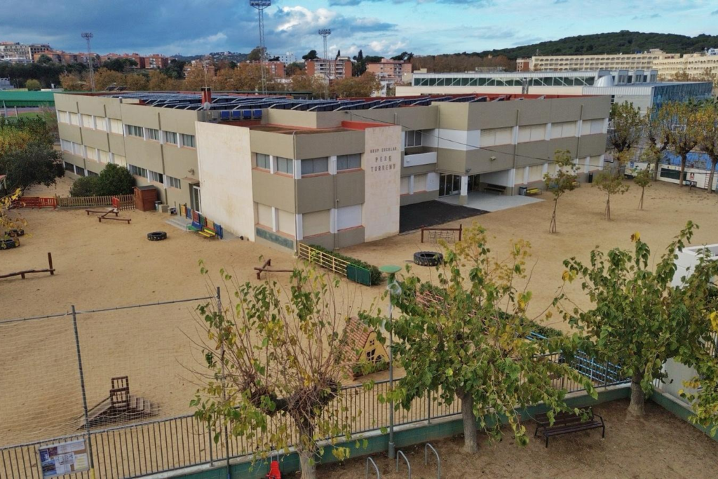 Vista aèria de l'escola Pere Torrent.