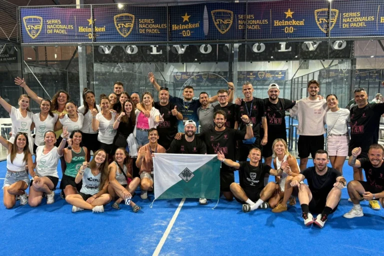 Vikingos i club padel femeni a sevilla a master internacional