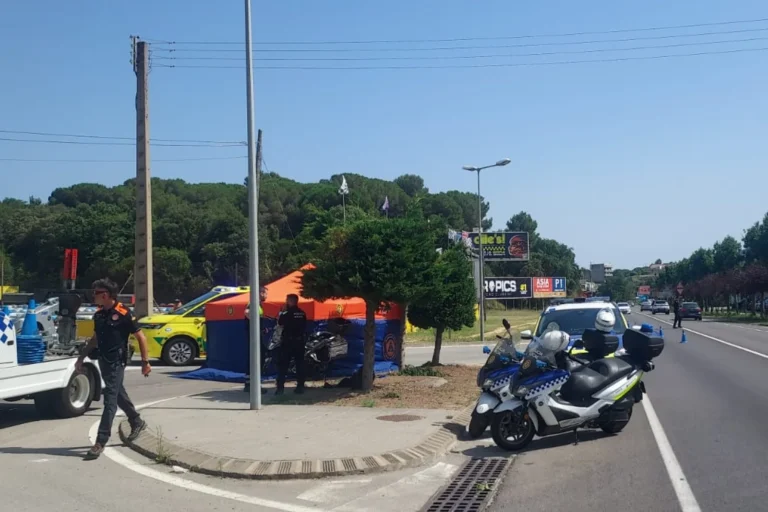 Desplegament policial i d'emergències en el lloc de l'accident (Policia Local)