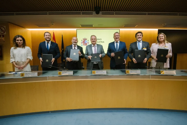 Signatura de l'acord per l'aliança estratègica (Ajuntament de Lloret de Mar)