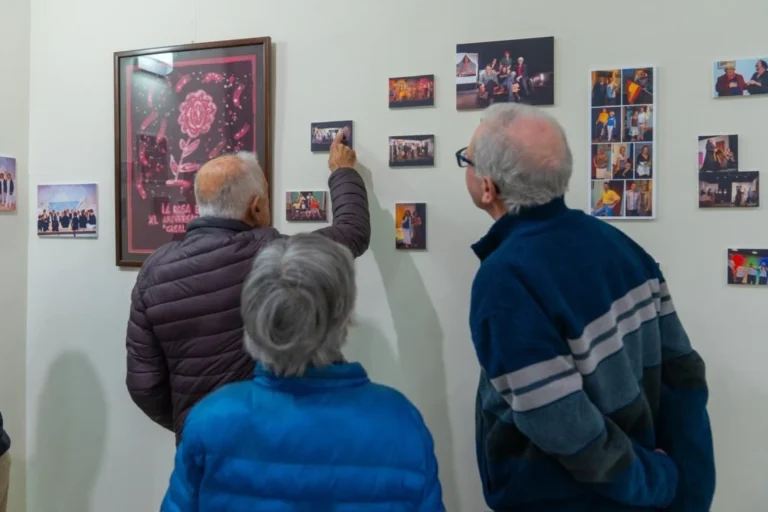 Un moment de la inauguració de la mostra (Ajuntament de Lloret de Mar)
