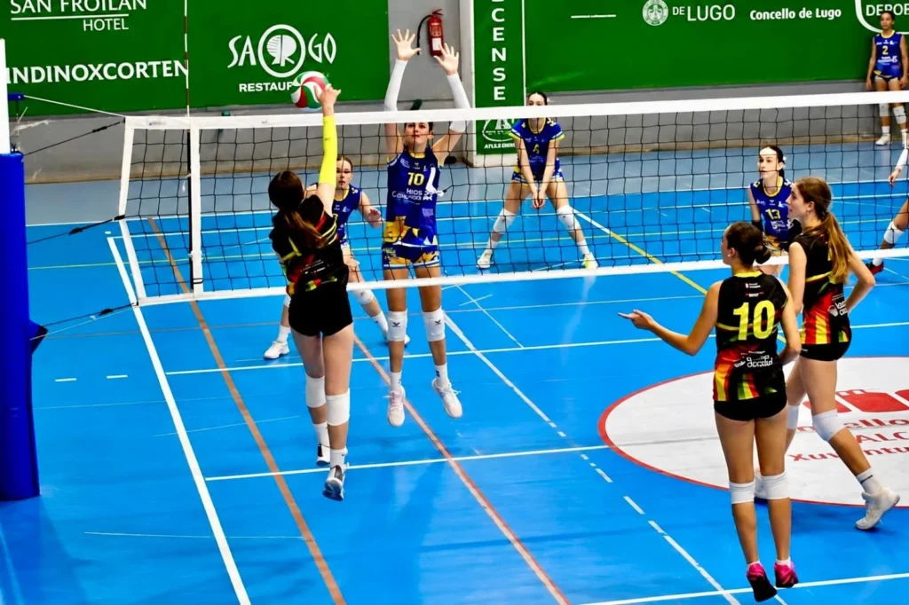 Aina Tuzon, en un dels partits amb la selecció
