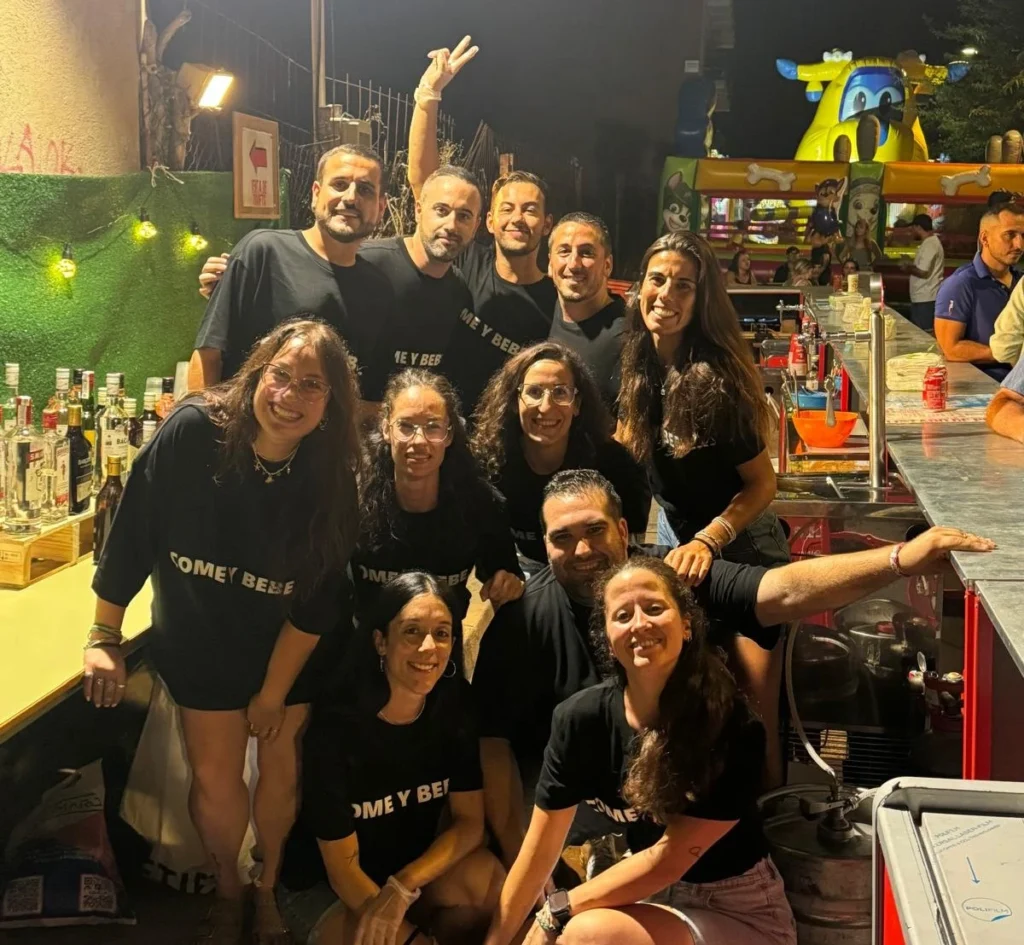 A la barra de les festes (Comissió de festes Can Carbó i Mas Baell)
