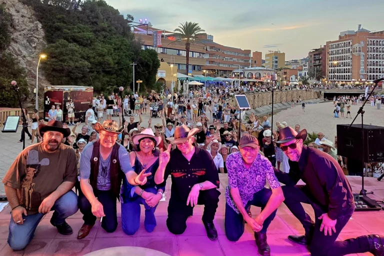 The Country Revival Farmers a la Roca d'en Maig