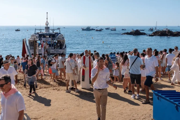 Aquest dijous es posen a la venda els tiquets per anar en vaixell fins a la platja de Santa Cristina