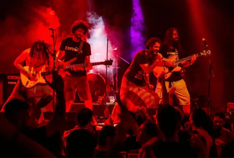 El Clon Festival programa un concert tribut a Extremoduro aquest vespre