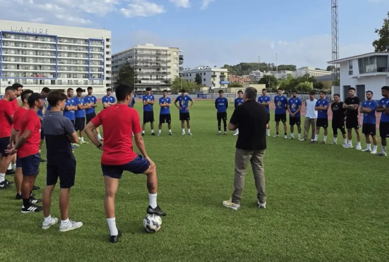 El Club Futbol Lloret comença pretemporada amb un objectiu clar: lluitar per l’ascens