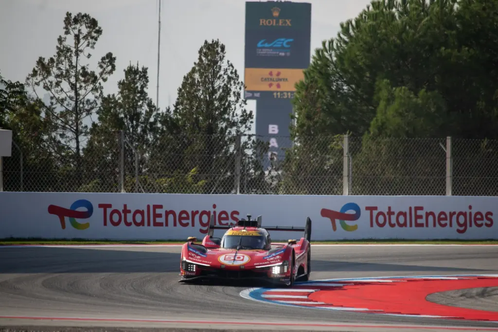 El Ferrari número 50 en acció a les 6 Hores de Barcelona