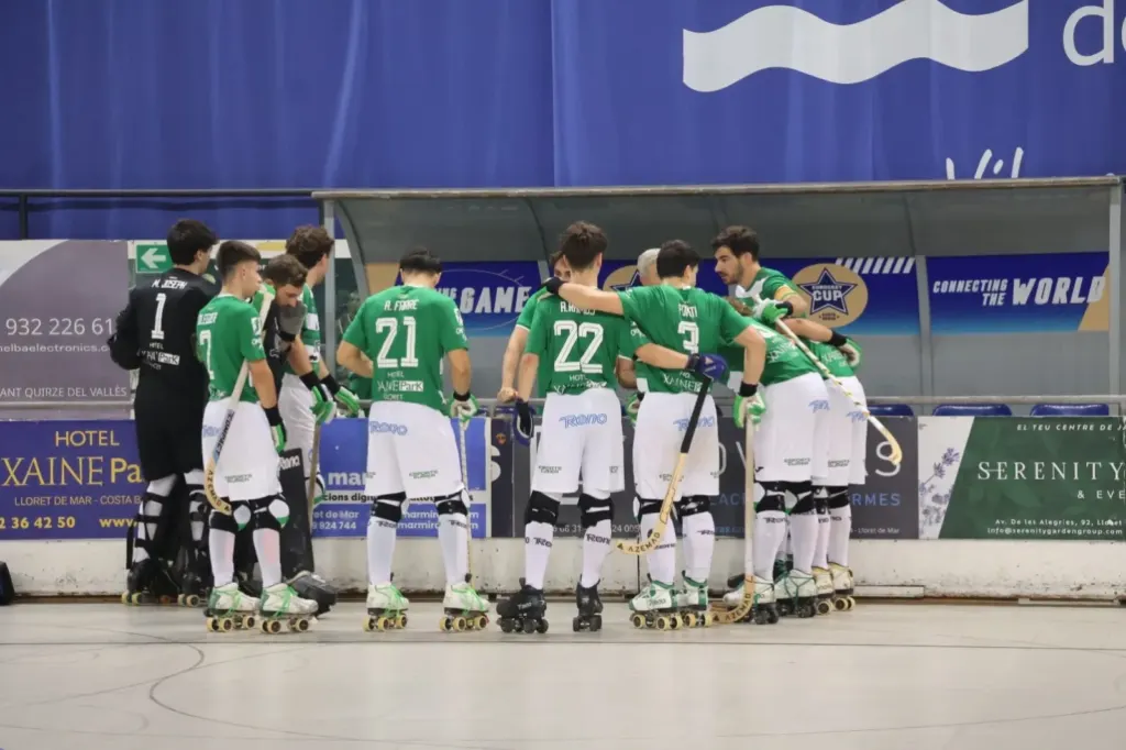 El primer equip durant el partit (Club Hoquei Lloret)
