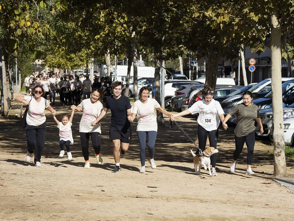 Alguns participants en un moment de la cursa (Oncolliga Lloret)