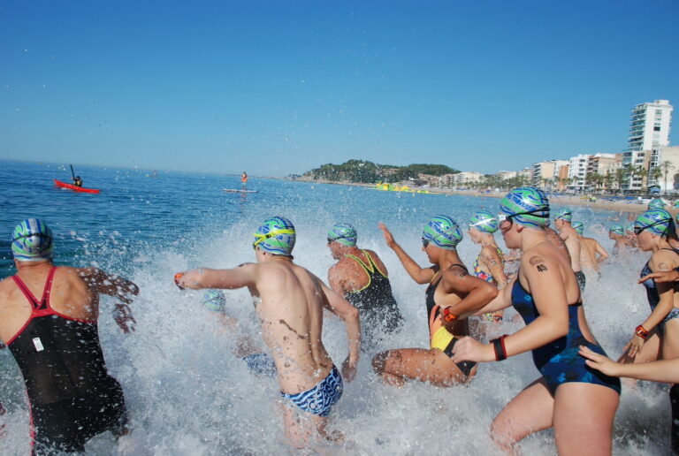 Sortida de la 36a Travessia Yasuji Fusano (Club Natació Lloret)