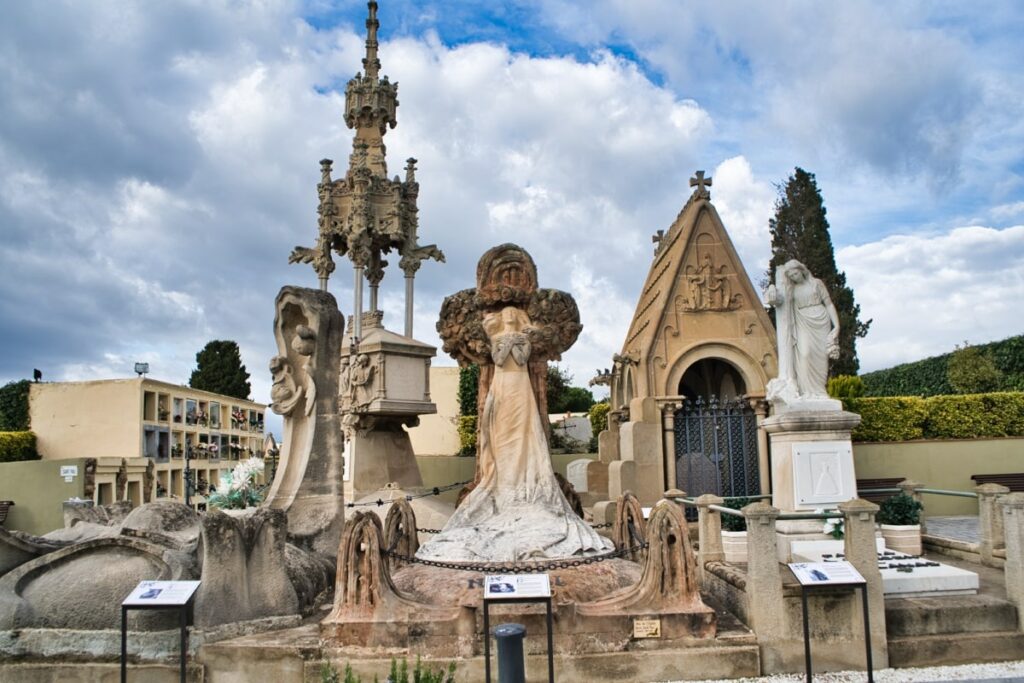 Cementiri modernista de Lloret.