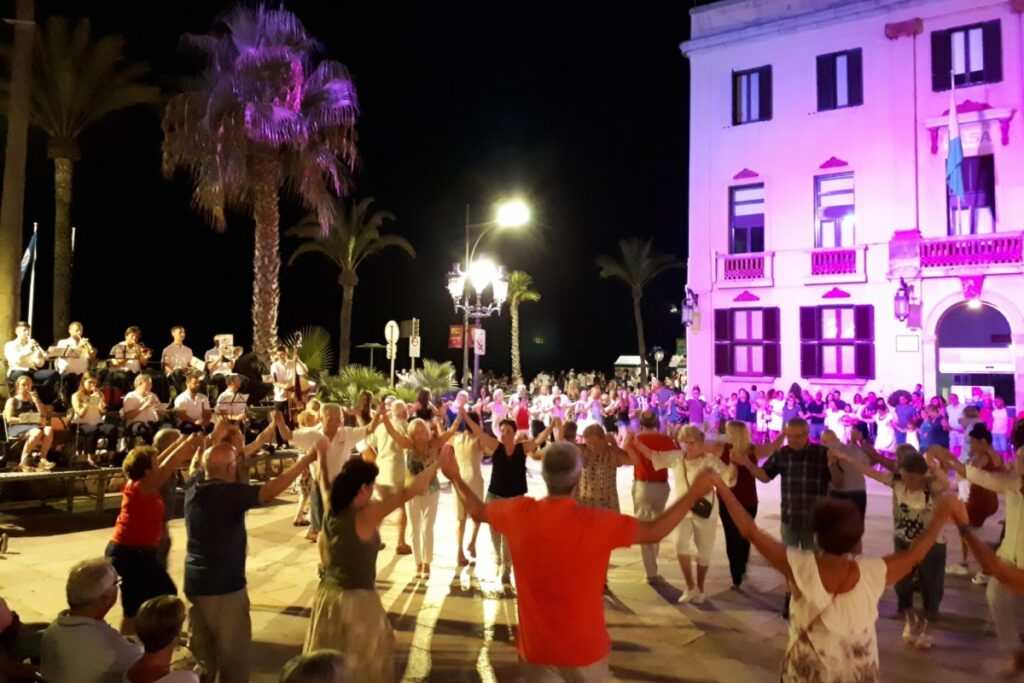 Les audicions recuperen les sardanes per ballar