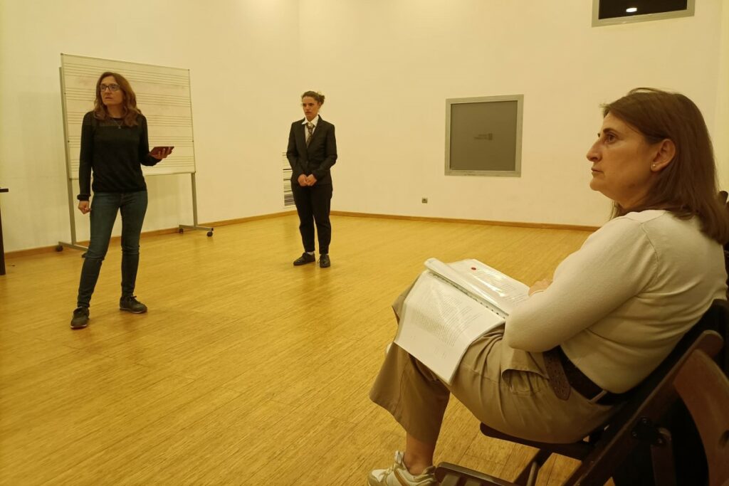 Un assaig de l'Aula Municipal de Teatre, del grup d'Albert Muntané