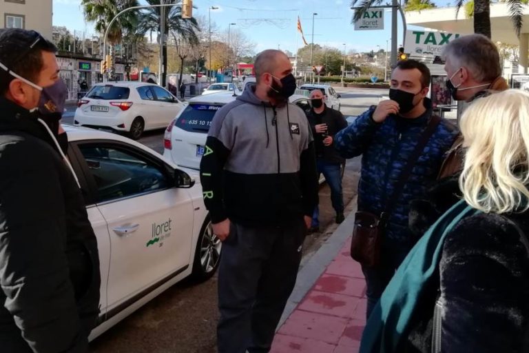 Ciutadans es reuneix amb els taxistes i la plataforma d’HUTS de Lloret de Mar
