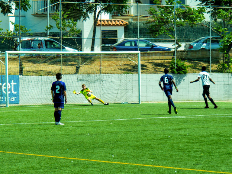 Torneig de futbol base, amb 30 clubs d’Espanya, Itàlia i França