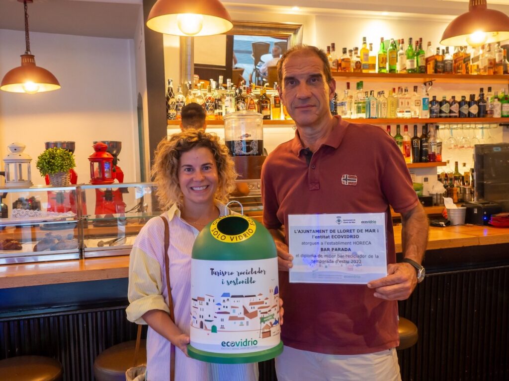 Fent el reconeixement al Bar Parada (Ajuntament de Lloret)