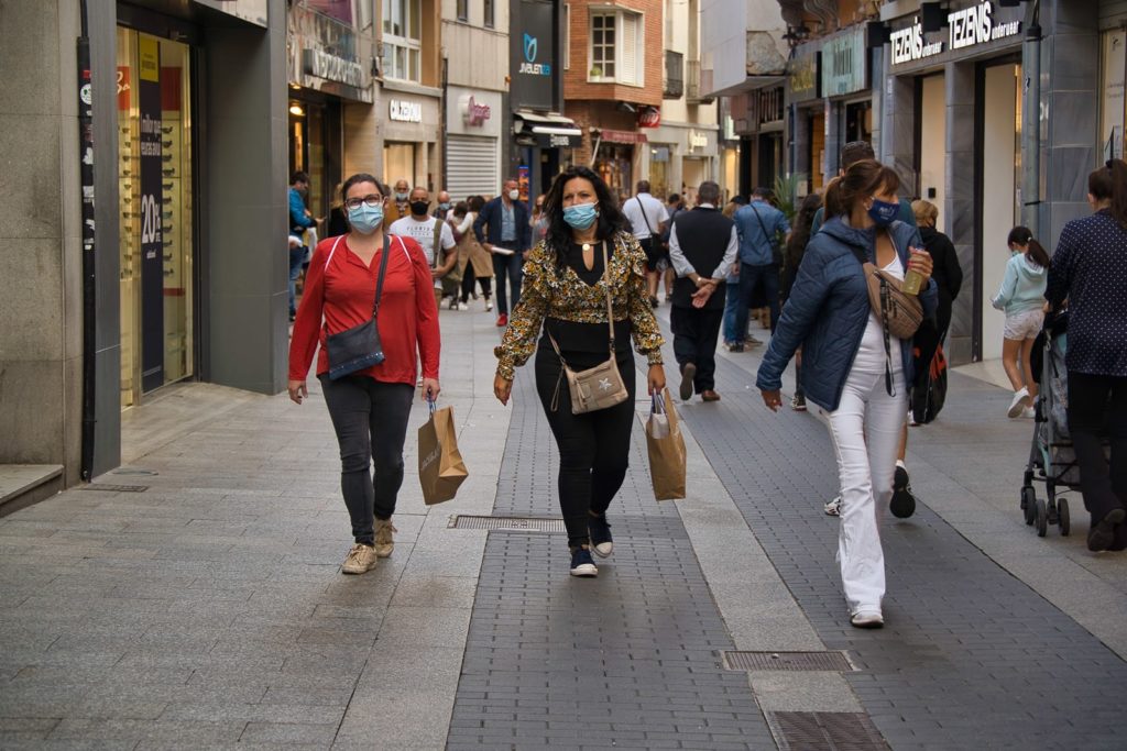 El comerç no essencial torna a obrir els caps de setmana