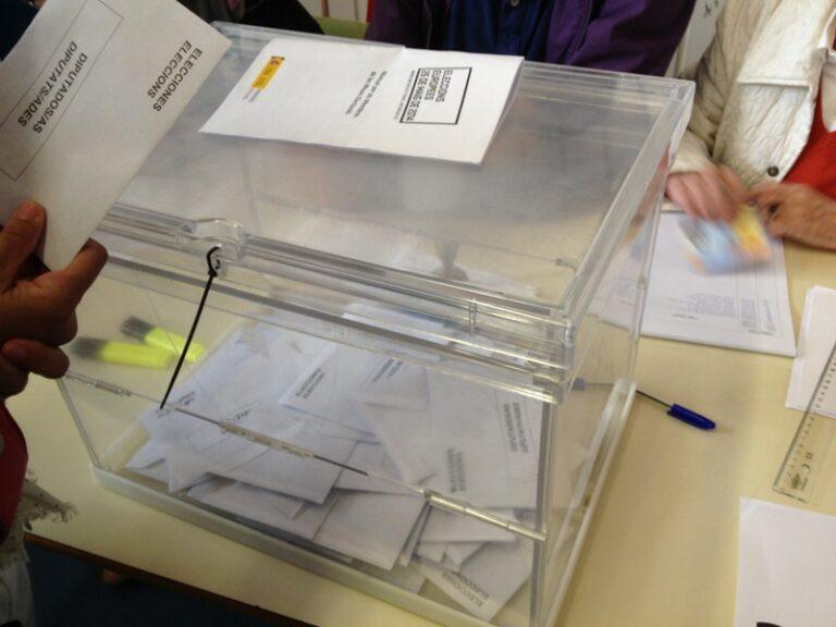 Els partits que volen la consulta obtenen més vots que el 2009