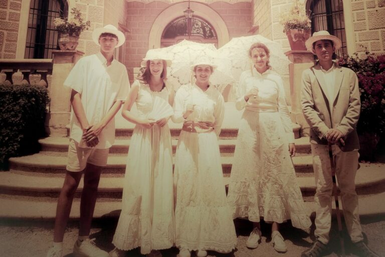 Els alumnes vestits d¡indians (Immaculada Concepció)
