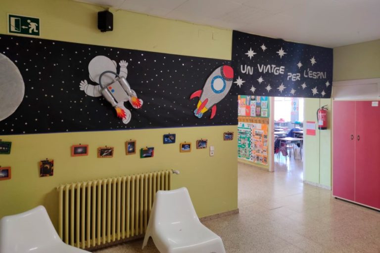 Un espai interior de l'escola Pere Torrent