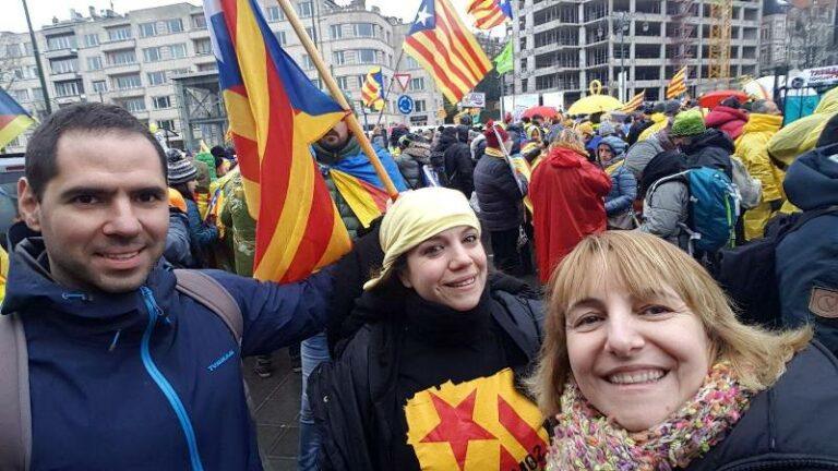 Entre 20.000 i 30.000 catalans reclamaran la independència avui a Brussel·les