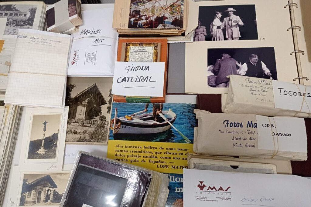 Fotografies i documents ingressats del Fons Mas Fotografs 2021