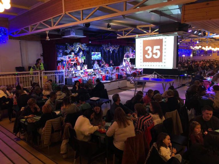 La quina dels clubs d’Hoquei i Natació reuneix prop de 800 persones, per Sant Esteve