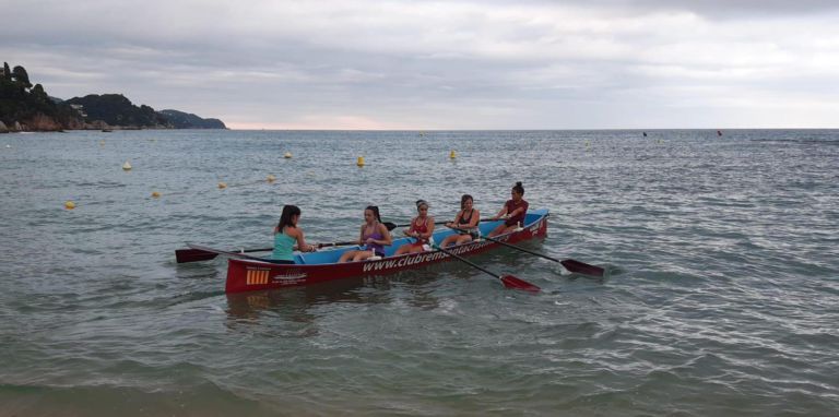 Avui comencen les classes de rem per a 600 alumnes de Lloret