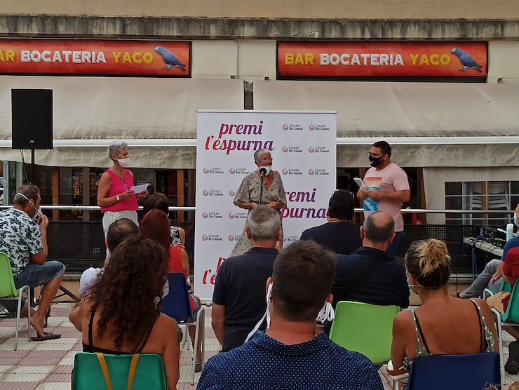 Lloret en Comú entrega a Ioia Ramos el premi L’Espurna Honorífic