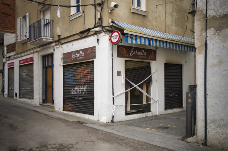 La sabateria i la barberia afectades per lincendi 1