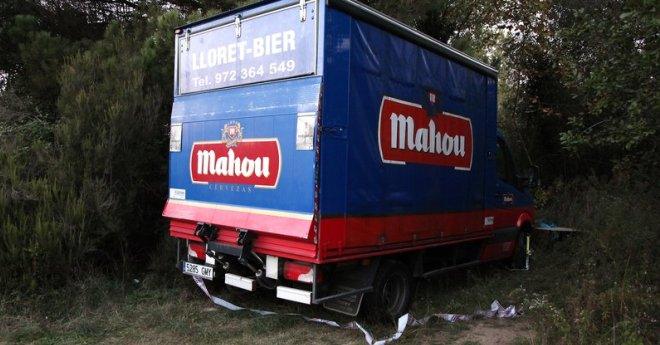 Saquegen Lloret Bier i s’enduen licors valorats en 10.000 euros