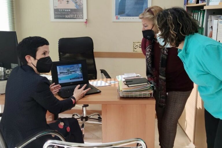 Montse Belisario fent promoció a Màlaga (LLCB)