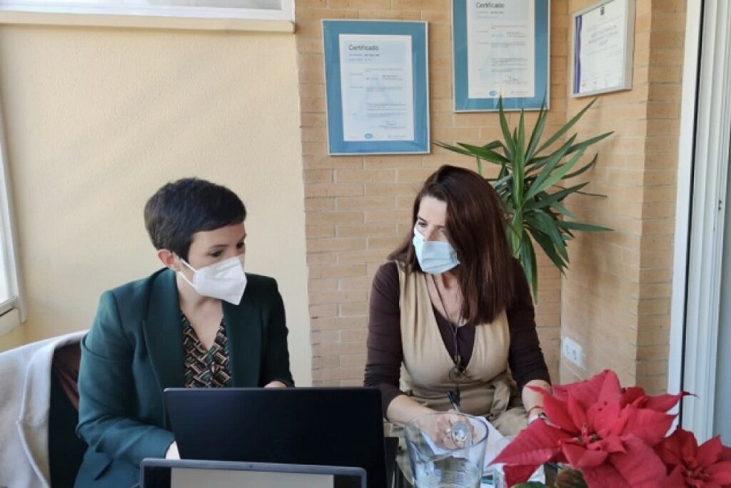 Montse Belisario fent promoció a Màlaga (LLCB)