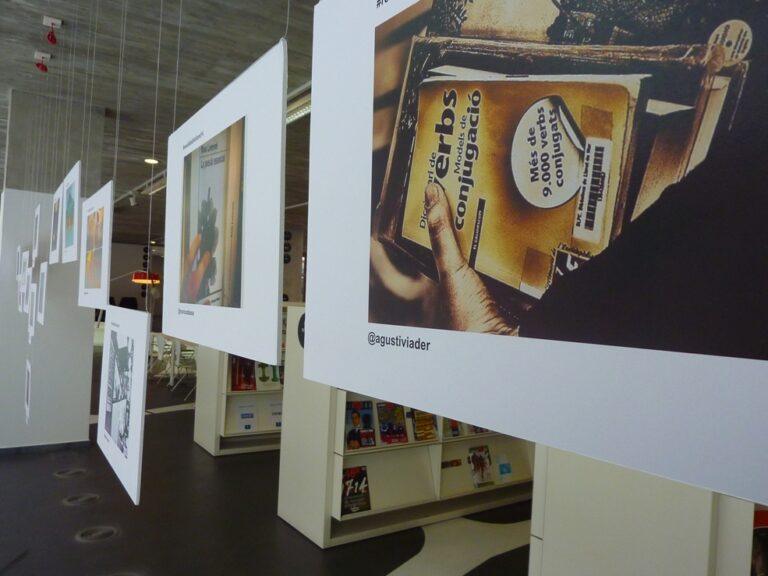 La biblioteca mostra les fotos de la revetlla de Sant Jordi
