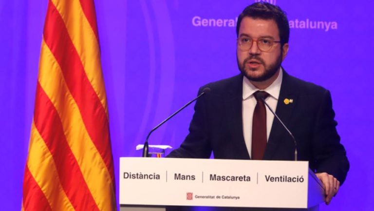 Confinament comarcal amb excepcions i reducció dels horaris d’obertura per a la restauració