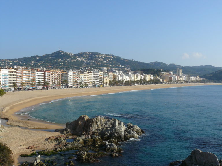 80 jubilats de les Illes Canàries, de vacances a Lloret, han tingut problemes per tornar a casa
