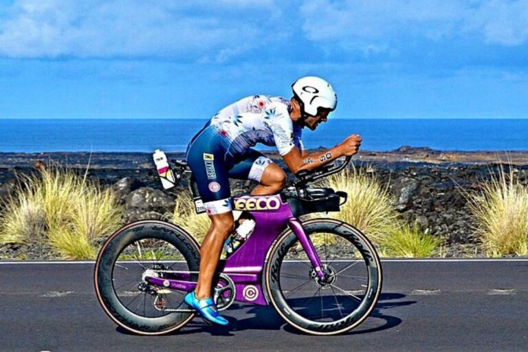 Ruben Aragon a Hwaii en bici