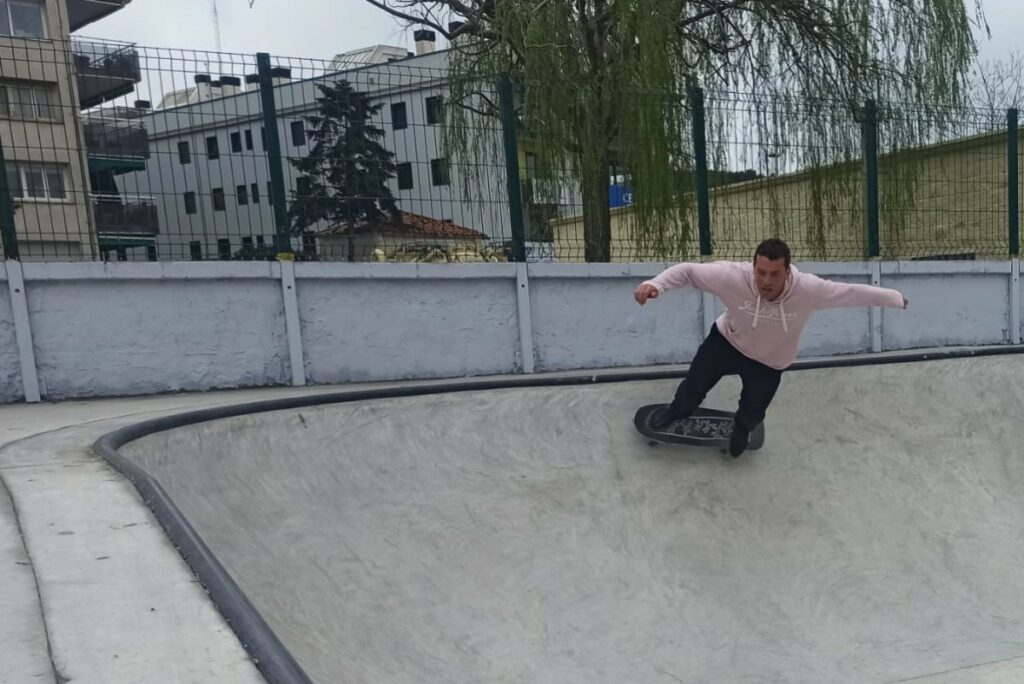 Un usuari a l'Skate Park