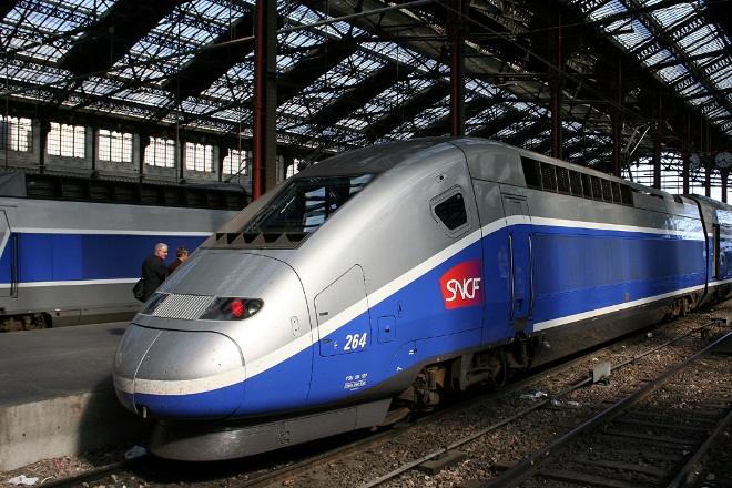 Es regala la Lloret Card als francesos que vénen amb TGV i lloguen cotxe
