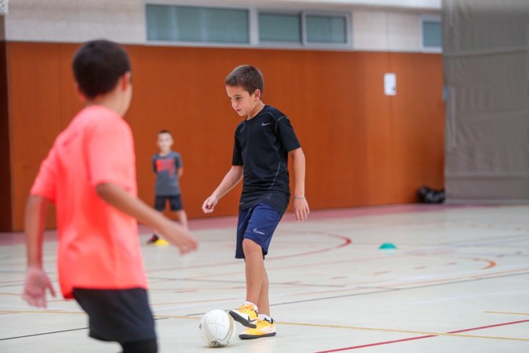 Tomàs Rojas, un nen de 10 anys que gaudeix del futbol sala amb només un 5% de visió
