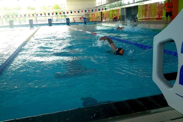 Usuaris a la piscina municipal