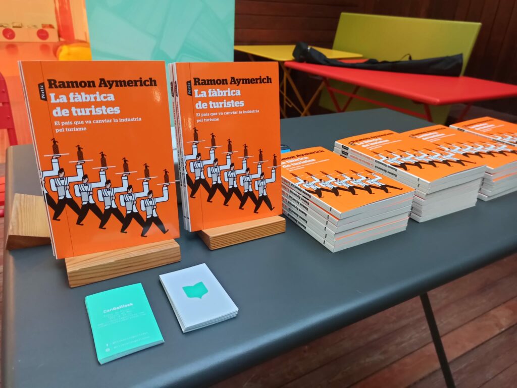 El llibre 'La fàbrica de turistes'