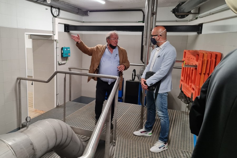 L'alcalde, Jaume Dulsat, visitant les obres de renovació de l'estació de bombament d'aigües residuals (Ajuntament de Lloret de Mar)
