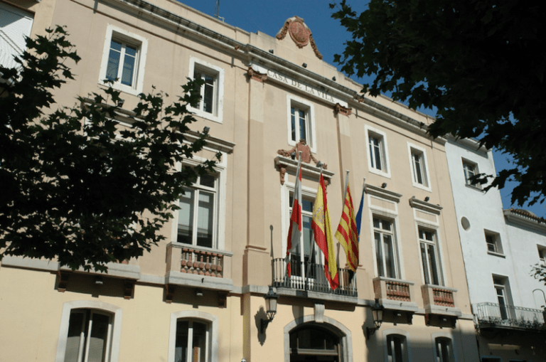 Blanes porta avui a ple una moció per instar a Lloret que faci la consulta