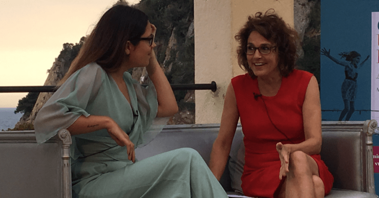Alba Saskia Rivas presenta ‘Con un par de alas’ a Blanes, acompanyada de família i amics
